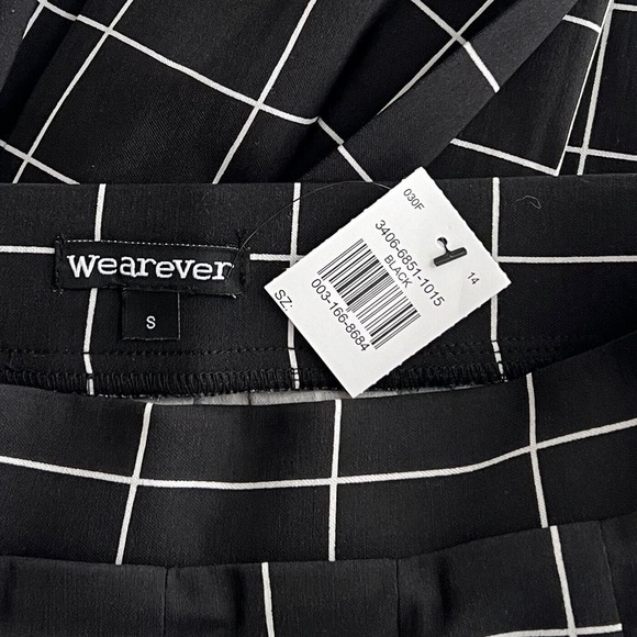 New WEAREVER Black Grid Plaid Pleated Windowpane Mini School Girl Skirt Women’s - Picture 7 of 7